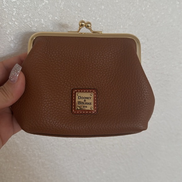 Dooney and Bourke Kisslock Coin Case Wallet - Picture 2 of 9